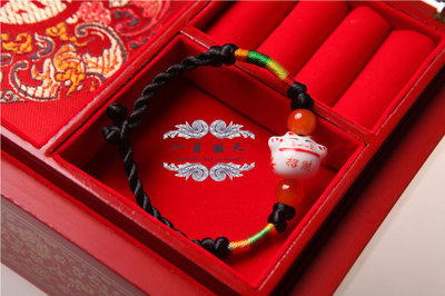 一月麗天復(fù)古手鏈民族風(fēng)招財(cái)貓DIY首飾手工韓版飾品女首飾批發(fā) - 一月麗天復(fù)古手鏈民族風(fēng)招財(cái)貓DIY首飾手工韓版飾品女首飾批發(fā)廠家 - 一月麗天復(fù)古手鏈民族風(fēng)招財(cái)貓DIY首飾手工韓版飾品女首飾批發(fā)價格 - 哈爾濱市透籠輕工批發(fā)市場酷美飾品店 - 